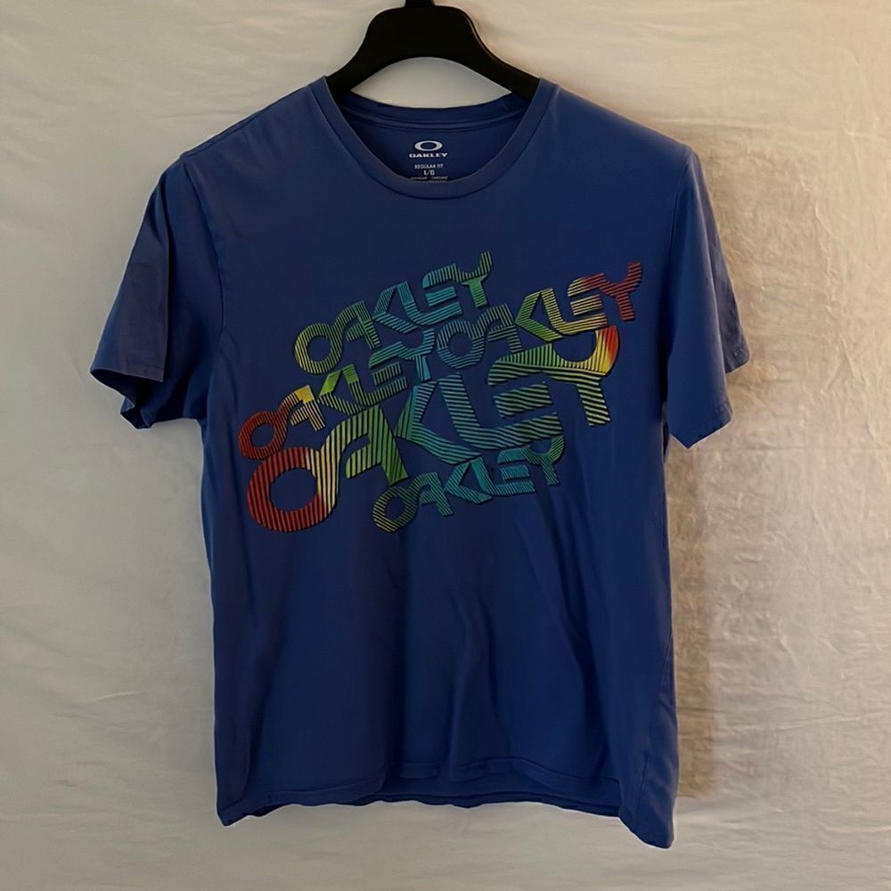 Oakley brand t-shirt for sale, size Large